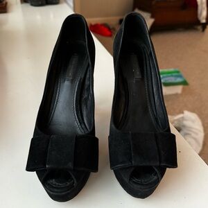 Louis Vuitton Heels SIZE 38